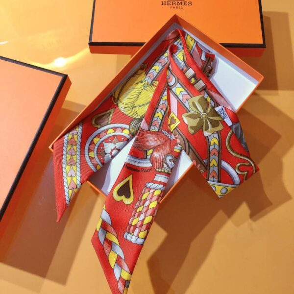 repliche,replica,perfette,siti di,affidabili,migliori siti,dove comprare,1:1,scarpe da ginnastica PHMS2430🦋 Il nuovo Twilly [Sweet Saddle] di Hermès‼