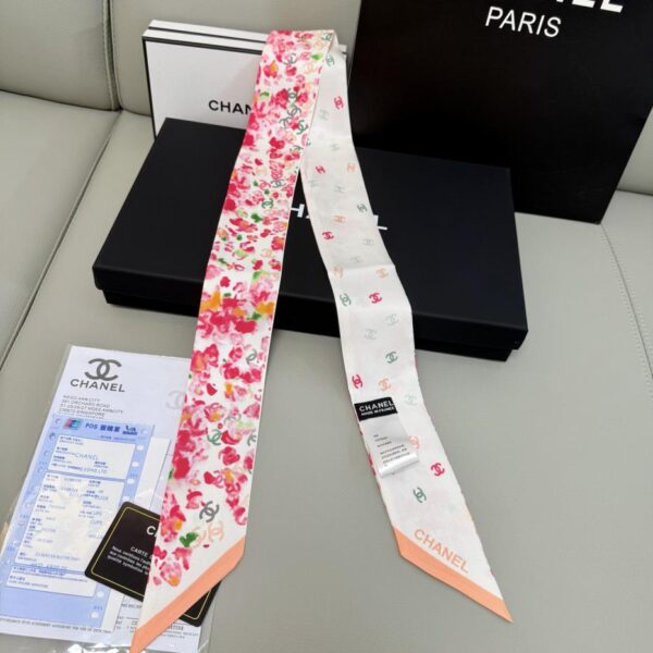 repliche,replica,perfette,siti di,affidabili,migliori siti,dove comprare,1:1,scarpe da ginnastica Chanel nuova sciarpa Twilly Chanel Spring Garden