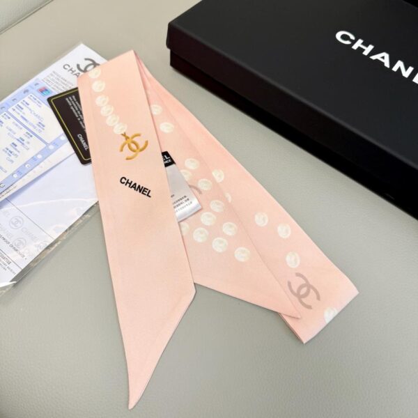 repliche,replica,perfette,siti di,affidabili,migliori siti,dove comprare,1:1,scarpe da ginnastica La sciarpa Chanel Twilly è qui🥰