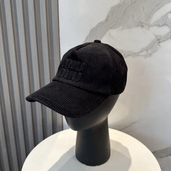 repliche,replica,perfette,siti di,affidabili,migliori siti,dove comprare,1:1,scarpe da ginnastica Nuovo berretto da baseball in velluto a coste di Miu Miu in edizione limitata, stesso stile per uomo e donna