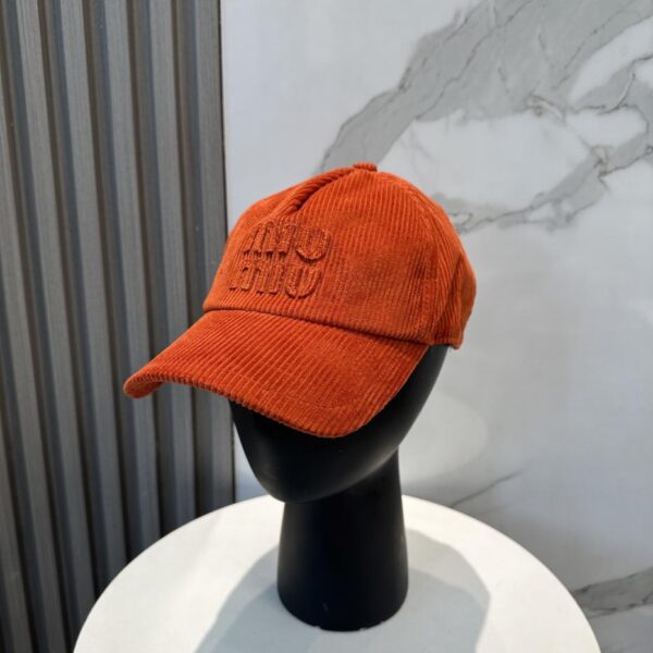 repliche,replica,perfette,siti di,affidabili,migliori siti,dove comprare,1:1,scarpe da ginnastica Nuovo berretto da baseball in velluto a coste di Miu Miu in edizione limitata, stesso stile per uomo e donna