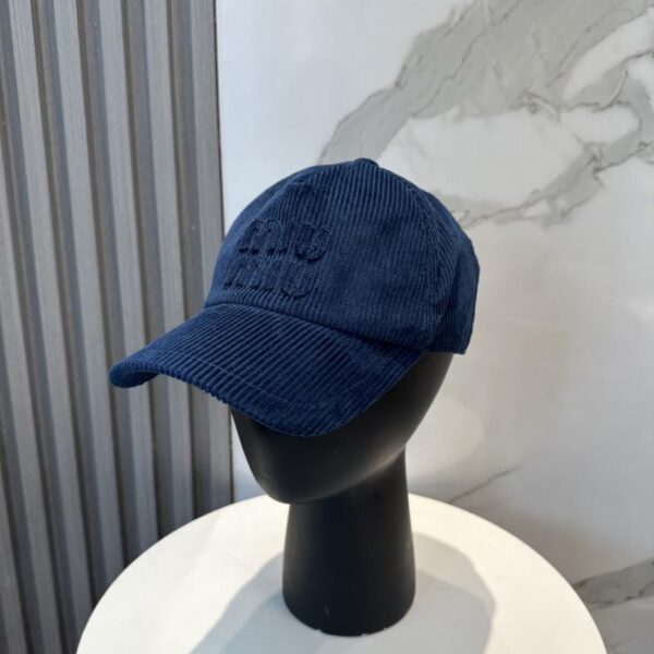 repliche,replica,perfette,siti di,affidabili,migliori siti,dove comprare,1:1,scarpe da ginnastica Nuovo berretto da baseball in velluto a coste di Miu Miu in edizione limitata, stesso stile per uomo e donna (DA68)