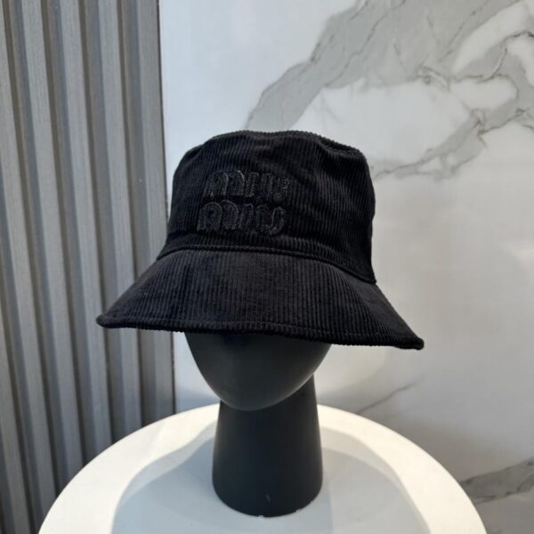 repliche,replica,perfette,siti di,affidabili,migliori siti,dove comprare,1:1,scarpe da ginnastica Nuovo cappello da pescatore/berretto da baseball in velluto a coste di Miu Miu, stesso stile per uomo e donna (79C6)