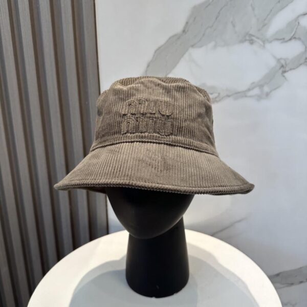 repliche,replica,perfette,siti di,affidabili,migliori siti,dove comprare,1:1,scarpe da ginnastica Nuovo cappello da pescatore/berretto da baseball in velluto a coste di Miu Miu, stesso stile per uomo e donna (99CB)