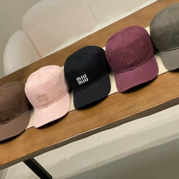 repliche,replica,perfette,siti di,affidabili,migliori siti,dove comprare,1:1,scarpe da ginnastica Cappello da baseball MIU MIU (78C2)
