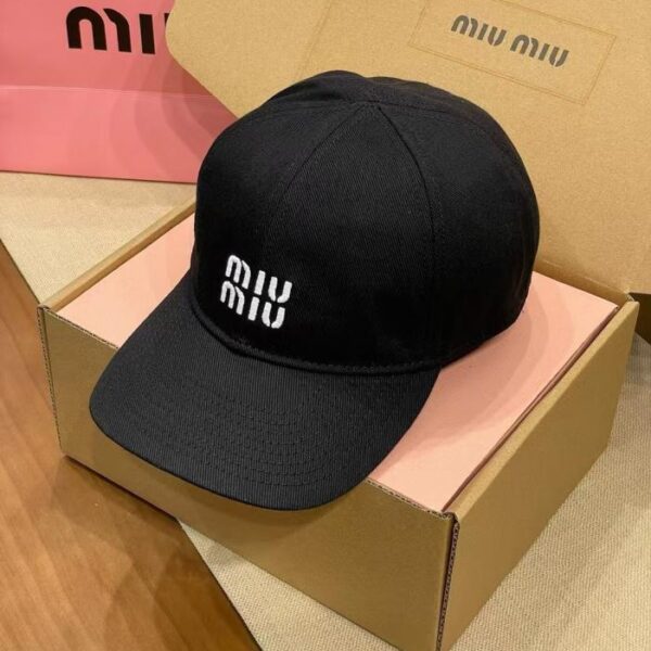 repliche,replica,perfette,siti di,affidabili,migliori siti,dove comprare,1:1,scarpe da ginnastica Cappellino da baseball MIU MIU