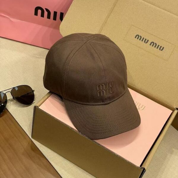 repliche,replica,perfette,siti di,affidabili,migliori siti,dove comprare,1:1,scarpe da ginnastica Cappello da baseball MIU MIU (C2B7)