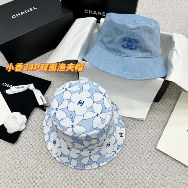 Cappello a secchiello in denim con paillettes camelia double face Chanel 👒Serie con paillettes cucite a mano (33EE)