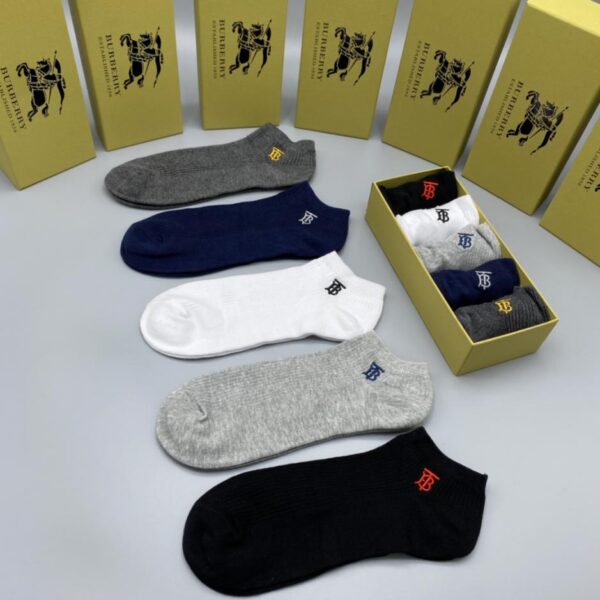 repliche,replica,perfette,siti di,affidabili,migliori siti,dove comprare,1:1,scarpe da ginnastica Nuovi calzini Burberry, stesso stile per uomo e donna, antibatterici, assorbono il sudore e deodoranti, cinque paia in una scatola (D02D)