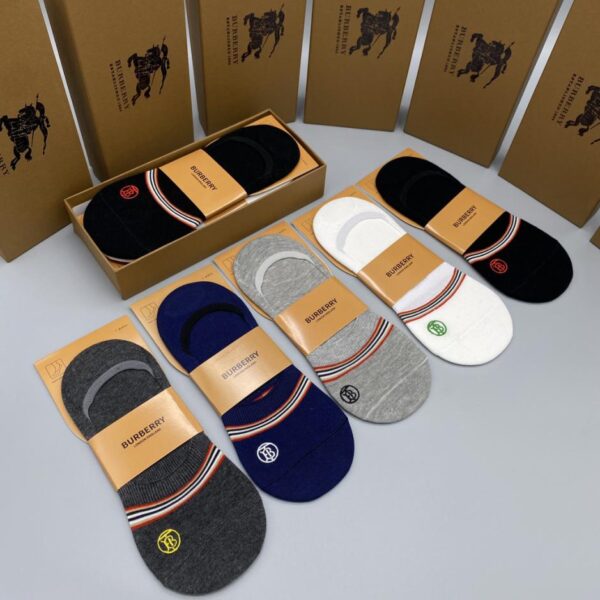 repliche,replica,perfette,siti di,affidabili,migliori siti,dove comprare,1:1,scarpe da ginnastica Nuovi calzini invisibili Burberry, antibatterici, assorbenti del sudore e antiodore, cinque paia in una scatola (E34E)