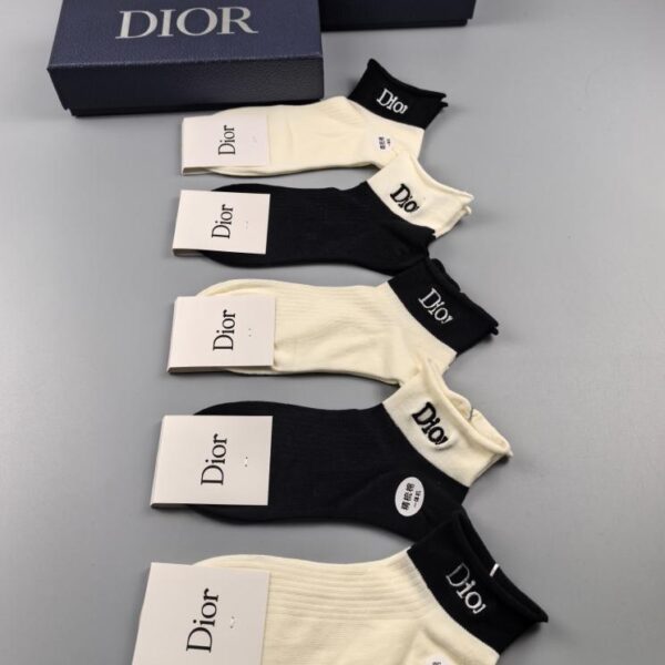 Qualità Dior in puro cotone, confortevole, assorbente del sudore e traspirante, 5 paia in una scatola (70A4)