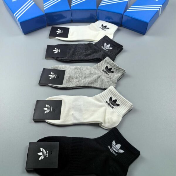 repliche,replica,perfette,siti di,affidabili,migliori siti,dove comprare,1:1,scarpe da ginnastica Sito ufficiale Adidas (Adidas Clover☘️) stesso modello modello più venduto nei contatori puro cotone qualità confortevole e traspirante 5 paia in una scatola (A6D2)