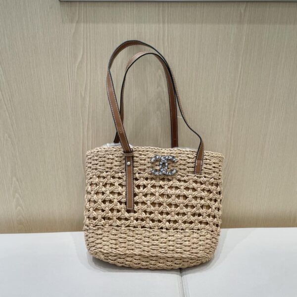 repliche,replica,perfette,siti di,affidabili,migliori siti,dove comprare,1:1,scarpe da ginnastica La nuova borsa estiva in paglia intrecciata casual all-match di Chanel