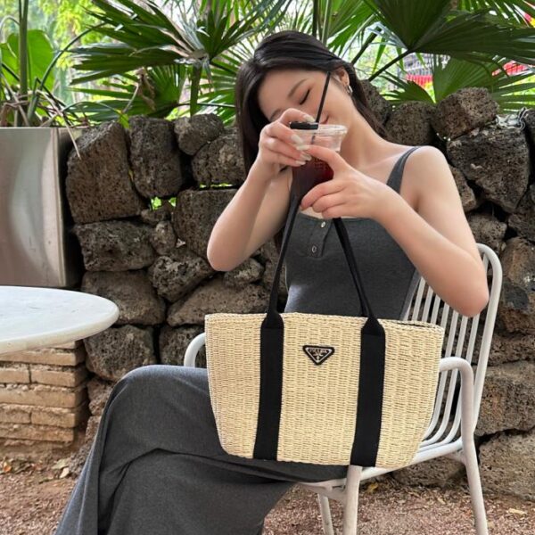 repliche,replica,perfette,siti di,affidabili,migliori siti,dove comprare,1:1,scarpe da ginnastica Borsa in paglia PRADA