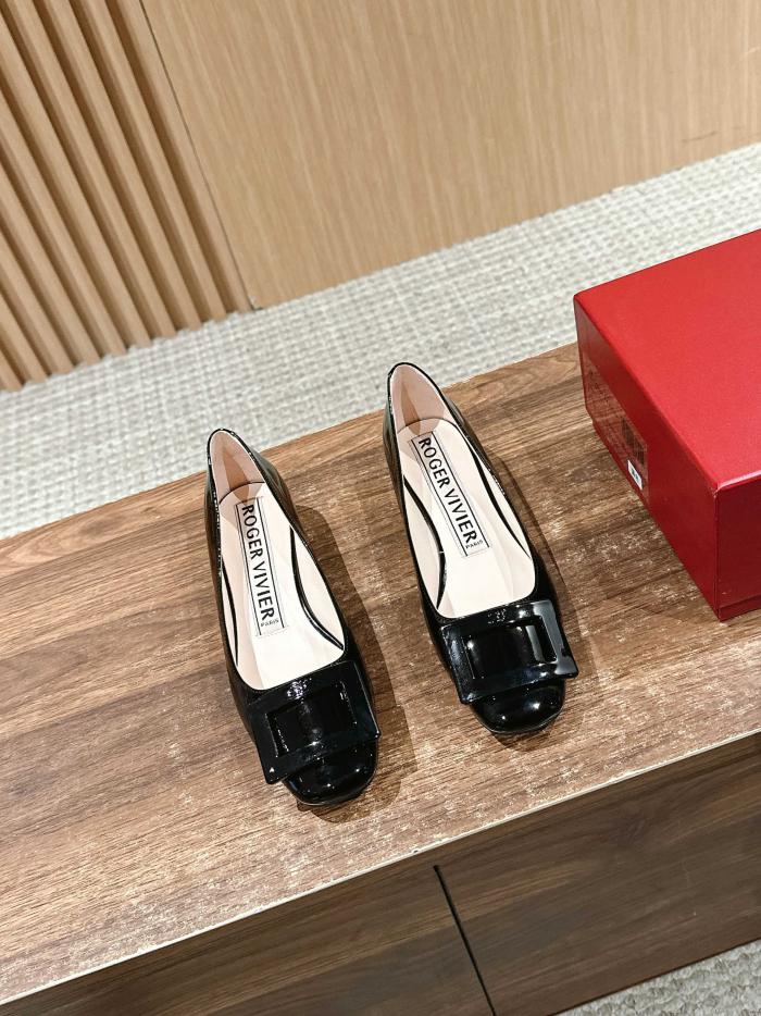 repliche,replica,perfette,siti di,affidabili,migliori siti,dove comprare,1:1,scarpe da ginnastica Le nuove scarpe U Look di Roger Vivier con punta tonda all’inizio della primavera, tacco piccolo e spesso rotondo da 2,5 cm repliche,replica,perfette,siti di,affidabili,migliori siti,dove comprare,1:1,scarpe da ginnastica Le nuove scarpe U Look di Roger Vivier con punta tonda all’inizio della primavera, tacco piccolo e spesso rotondo da 2,5 cm