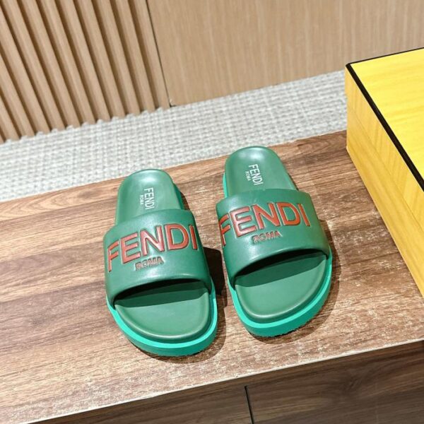 repliche,replica,perfette,siti di,affidabili,migliori siti,dove comprare,1:1,scarpe da ginnastica Fendi nuove ciabatte da spiaggia taglia coppia primavera ed estate