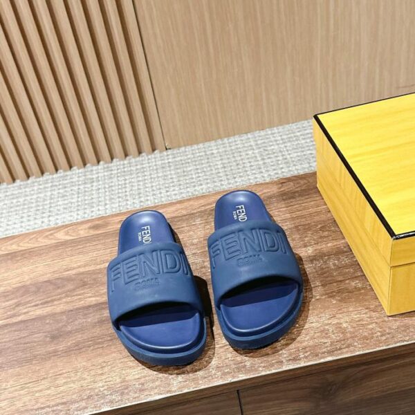 Fendi nuove ciabatte da spiaggia taglia coppia primavera ed estate