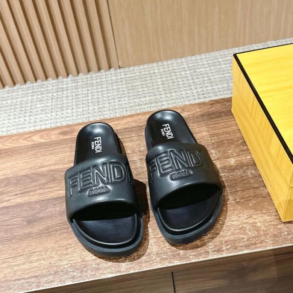 Fendi nuove ciabatte da spiaggia taglia coppia primavera ed estate