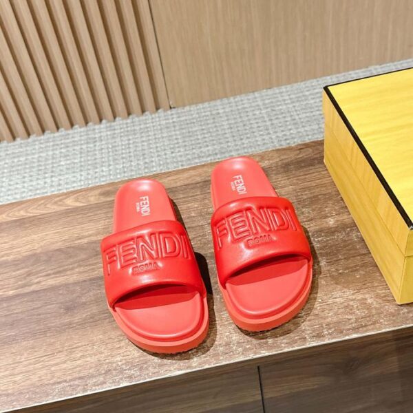 Fendi nuove ciabatte da spiaggia taglia coppia primavera ed estate