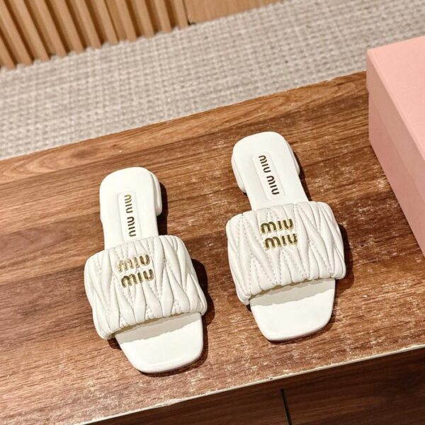 repliche,replica,perfette,siti di,affidabili,migliori siti,dove comprare,1:1,scarpe da ginnastica Miu Miu nuove pantofole con tacco a gatto pieghettato [tacco piatto]