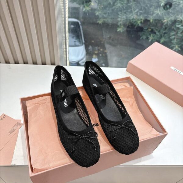 Ballerine da donna Miu Miu in raso con fiocco