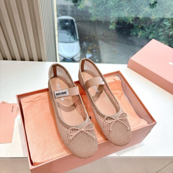Ballerine da donna Miu Miu in raso con fiocco