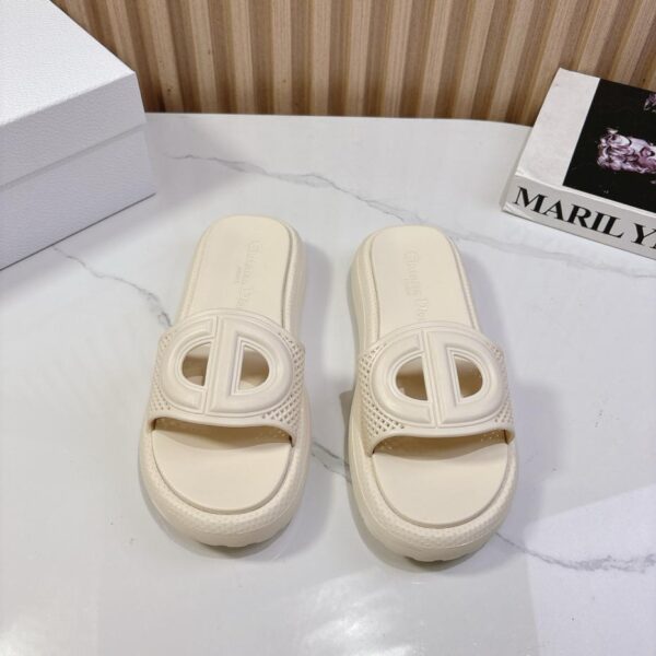 repliche,replica,perfette,siti di,affidabili,migliori siti,dove comprare,1:1,scarpe da ginnastica Le ultime pantofole larghe con la suola spessa dell’ultima primavera di Dior