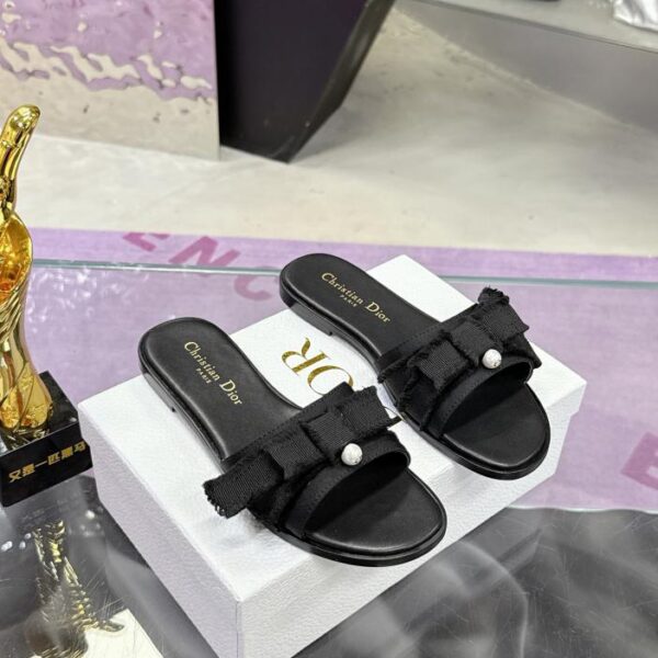 repliche,replica,perfette,siti di,affidabili,migliori siti,dove comprare,1:1,scarpe da ginnastica DIOR primavera ed estate nuove pantofole a punta rotonda con perle e punta aperta