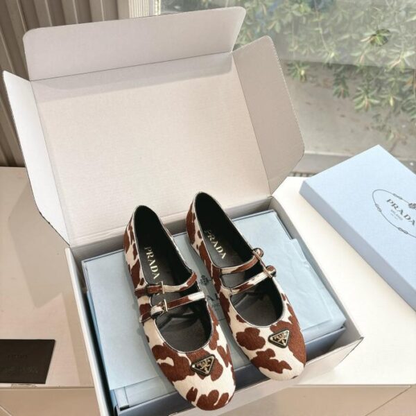 repliche,replica,perfette,siti di,affidabili,migliori siti,dove comprare,1:1,scarpe da ginnastica G887 Prada ultima primavera ed estate nuove scarpe Mary Jane Loaf
