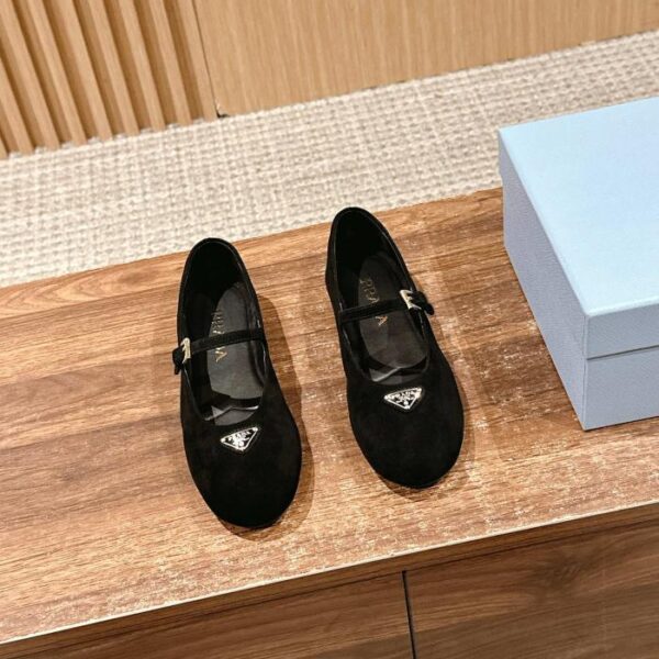 repliche,replica,perfette,siti di,affidabili,migliori siti,dove comprare,1:1,scarpe da ginnastica Prada nuove scarpe Mary Jane