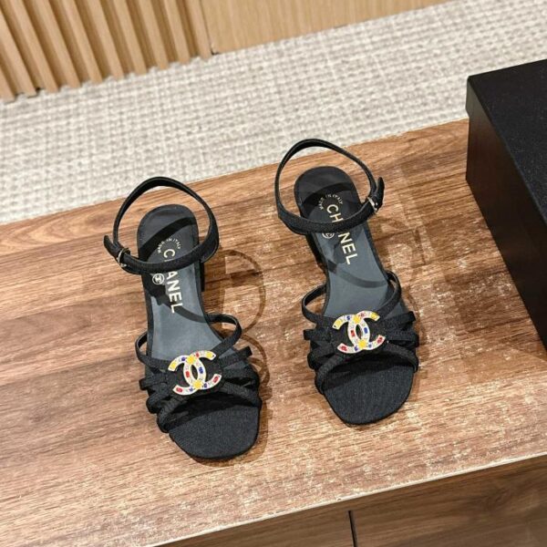 repliche,replica,perfette,siti di,affidabili,migliori siti,dove comprare,1:1,scarpe da ginnastica Chanel nuovi sandali primavera ed estate con tacco spesso chiusura a doppia C