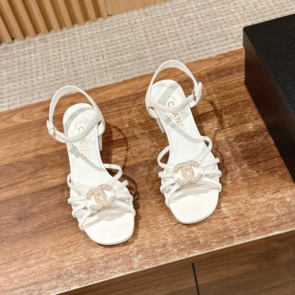 repliche,replica,perfette,siti di,affidabili,migliori siti,dove comprare,1:1,scarpe da ginnastica Chanel nuovi sandali primavera ed estate con tacco spesso chiusura a doppia C