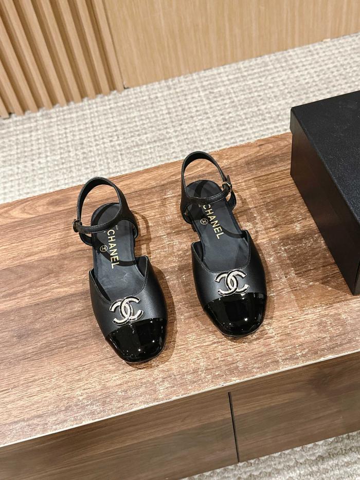 repliche,replica,perfette,siti di,affidabili,migliori siti,dove comprare,1:1,scarpe da ginnastica Chanel New Mary Jane Sandali Strass Perla Logo repliche,replica,perfette,siti di,affidabili,migliori siti,dove comprare,1:1,scarpe da ginnastica Chanel New Mary Jane Sandali Strass Perla Logo