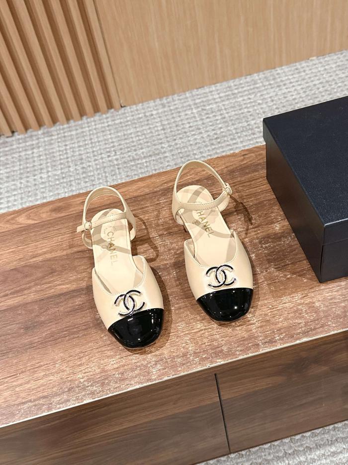 repliche,replica,perfette,siti di,affidabili,migliori siti,dove comprare,1:1,scarpe da ginnastica Chanel New Mary Jane Sandali Strass Perla Logo repliche,replica,perfette,siti di,affidabili,migliori siti,dove comprare,1:1,scarpe da ginnastica Chanel New Mary Jane Sandali Strass Perla Logo