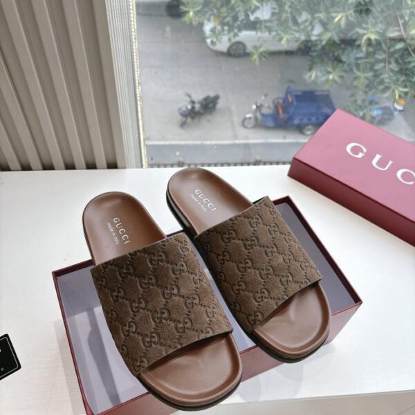 repliche,replica,perfette,siti di,affidabili,migliori siti,dove comprare,1:1,scarpe da ginnastica GUCCI ciabatte da donna con suola spessa e sabot con punta