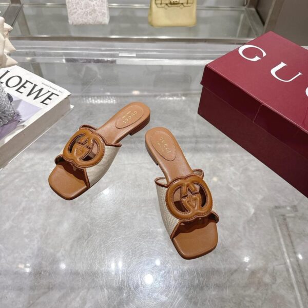repliche,replica,perfette,siti di,affidabili,migliori siti,dove comprare,1:1,scarpe da ginnastica 6025-12 Sandali Gucci in gnocchi di riso, finemente impreziositi dal logo G intrecciato