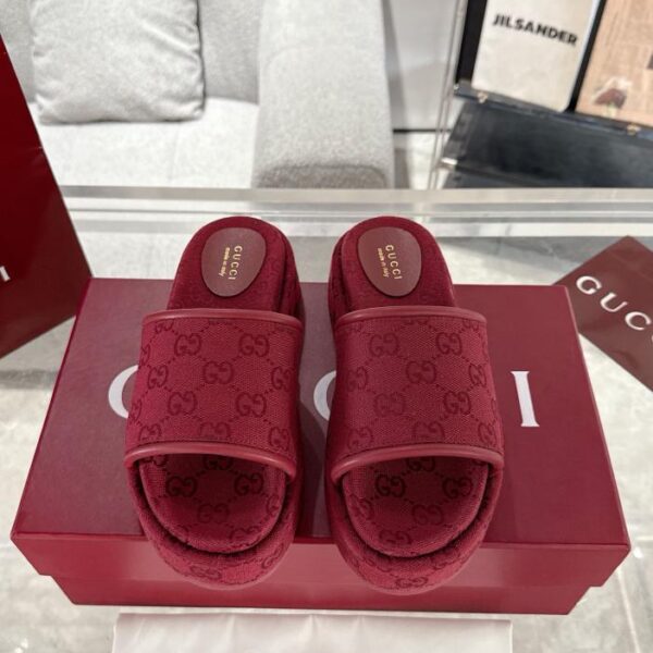 Pantofole in tela ricamate GG classiche con suola spessa Gucci in stile coppia