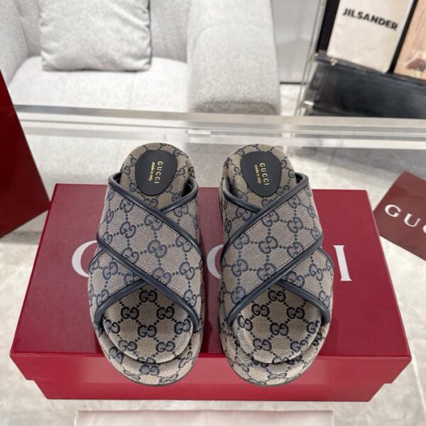 Pantofole in tela classica con incrocio GG con suola spessa Gucci in stile coppia