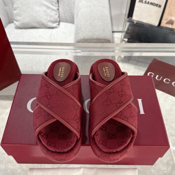 Pantofole in tela classica con incrocio GG con suola spessa Gucci in stile coppia