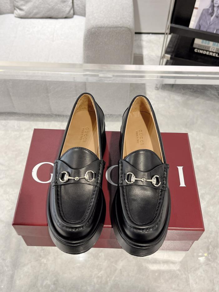 repliche,replica,perfette,siti di,affidabili,migliori siti,dove comprare,1:1,scarpe da ginnastica Gli ultimi mocassini con zeppa da donna di Gucci repliche,replica,perfette,siti di,affidabili,migliori siti,dove comprare,1:1,scarpe da ginnastica Gli ultimi mocassini con zeppa da donna di Gucci