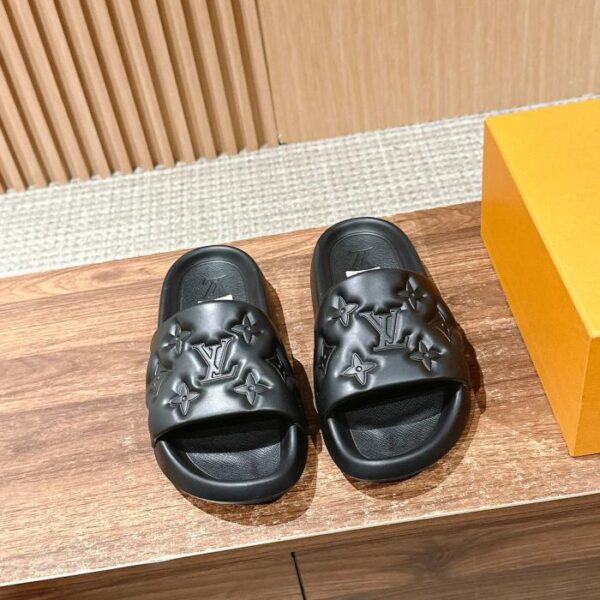 repliche,replica,perfette,siti di,affidabili,migliori siti,dove comprare,1:1,scarpe da ginnastica Coppia di ciabatte da spiaggia estive Louis Vuitton