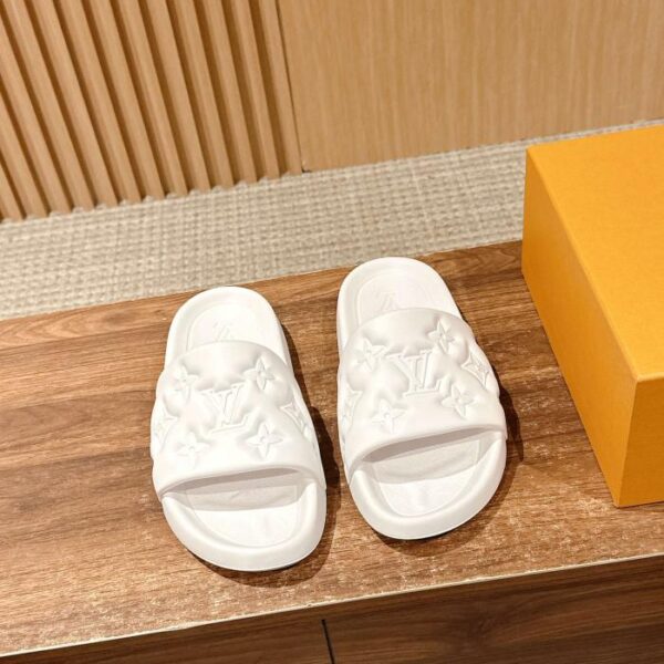 repliche,replica,perfette,siti di,affidabili,migliori siti,dove comprare,1:1,scarpe da ginnastica Coppia di ciabatte da spiaggia estive Louis Vuitton