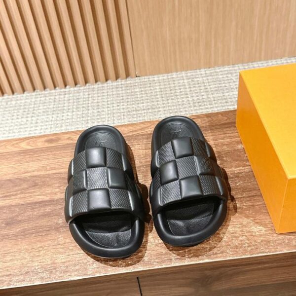 repliche,replica,perfette,siti di,affidabili,migliori siti,dove comprare,1:1,scarpe da ginnastica Coppia di ciabatte da spiaggia estive Louis Vuitton