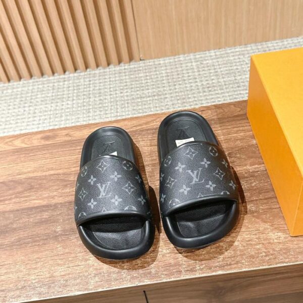 repliche,replica,perfette,siti di,affidabili,migliori siti,dove comprare,1:1,scarpe da ginnastica Coppia di ciabatte da spiaggia estive Louis Vuitton