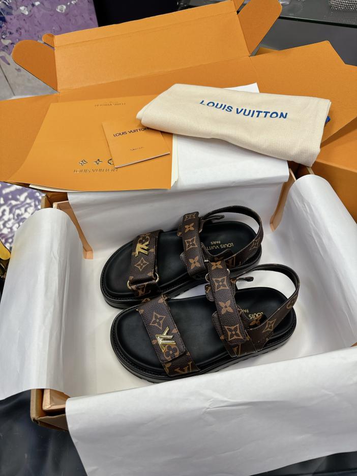 repliche,replica,perfette,siti di,affidabili,migliori siti,dove comprare,1:1,scarpe da ginnastica Louis Vuitton Nuovi sandali da donna Louis Vuitton repliche,replica,perfette,siti di,affidabili,migliori siti,dove comprare,1:1,scarpe da ginnastica Louis Vuitton Nuovi sandali da donna Louis Vuitton