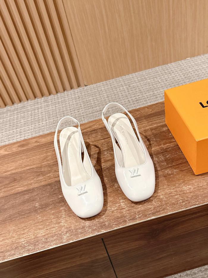 repliche,replica,perfette,siti di,affidabili,migliori siti,dove comprare,1:1,scarpe da ginnastica I nuovi sandali Mary Jane con tacco a blocco cavo sul retro di Louis Vuitton repliche,replica,perfette,siti di,affidabili,migliori siti,dove comprare,1:1,scarpe da ginnastica I nuovi sandali Mary Jane con tacco a blocco cavo sul retro di Louis Vuitton