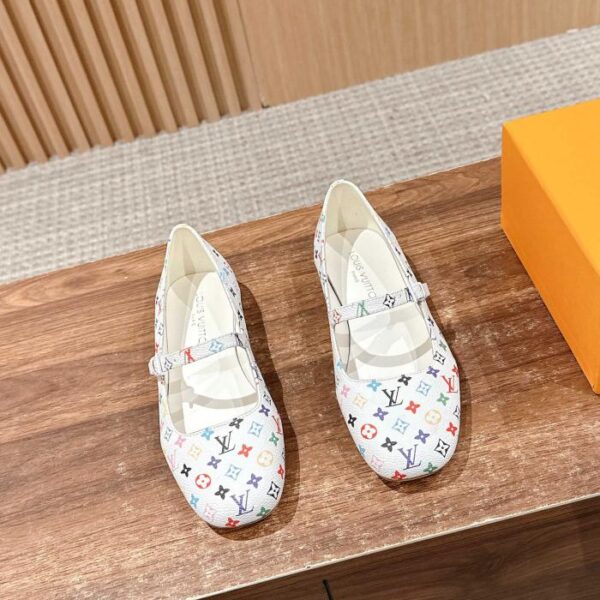 repliche,replica,perfette,siti di,affidabili,migliori siti,dove comprare,1:1,scarpe da ginnastica I nuovi sandali Mary Jane con tacco a blocco cavo sul retro di Louis Vuitton
