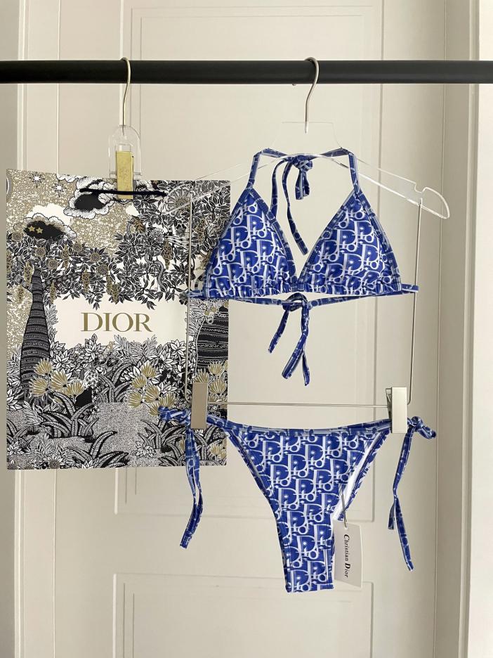 repliche,replica,perfette,siti di,affidabili,migliori siti,dove comprare,1:1,scarpe da ginnastica Il nuovo bikini di Dior è un costume da bagno adatto a varie scene: mare, piscina, sorgenti termali, parco acquatico, rafting repliche,replica,perfette,siti di,affidabili,migliori siti,dove comprare,1:1,scarpe da ginnastica Il nuovo bikini di Dior è un costume da bagno adatto a varie scene: mare, piscina, sorgenti termali, parco acquatico, rafting