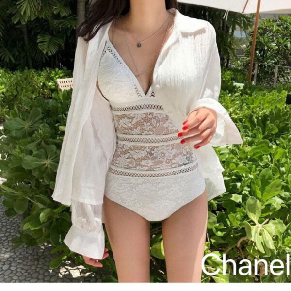 L'ultimo costume intero a rete cava di Chanel