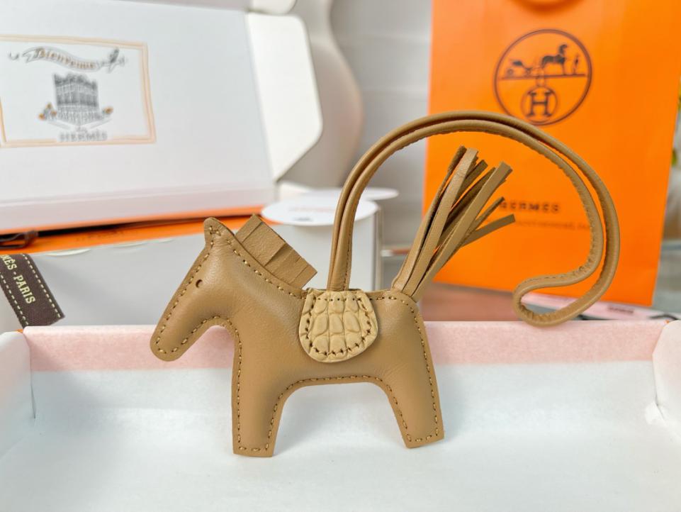 repliche,replica,perfette,siti di,affidabili,migliori siti,dove comprare,1:1,scarpe da ginnastica Ciondolo e portachiavi originali per borsa pegase HERMES Rodeo di alta qualità, realizzati con cuciture fatte a mano repliche,replica,perfette,siti di,affidabili,migliori siti,dove comprare,1:1,scarpe da ginnastica Ciondolo e portachiavi originali per borsa pegase HERMES Rodeo di alta qualità, realizzati con cuciture fatte a mano
